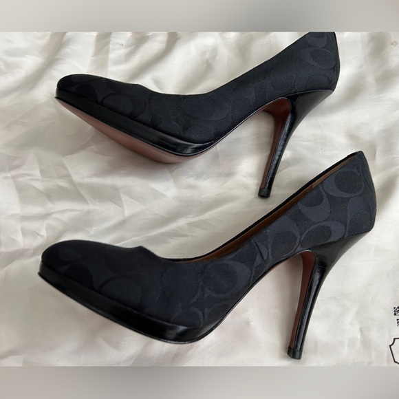 Coach Caya Signature C Black 4” Heel Shoes Size 7B NWOB $230 - Picture 4 of 11